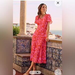 FLUTTER SLEEVE CREPE DRESS - SILHOUETTE GARDEN COLOR 
TANGERINE/GERANIUM Size8